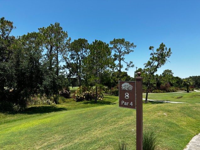 Campo de golfe de 18 buracos