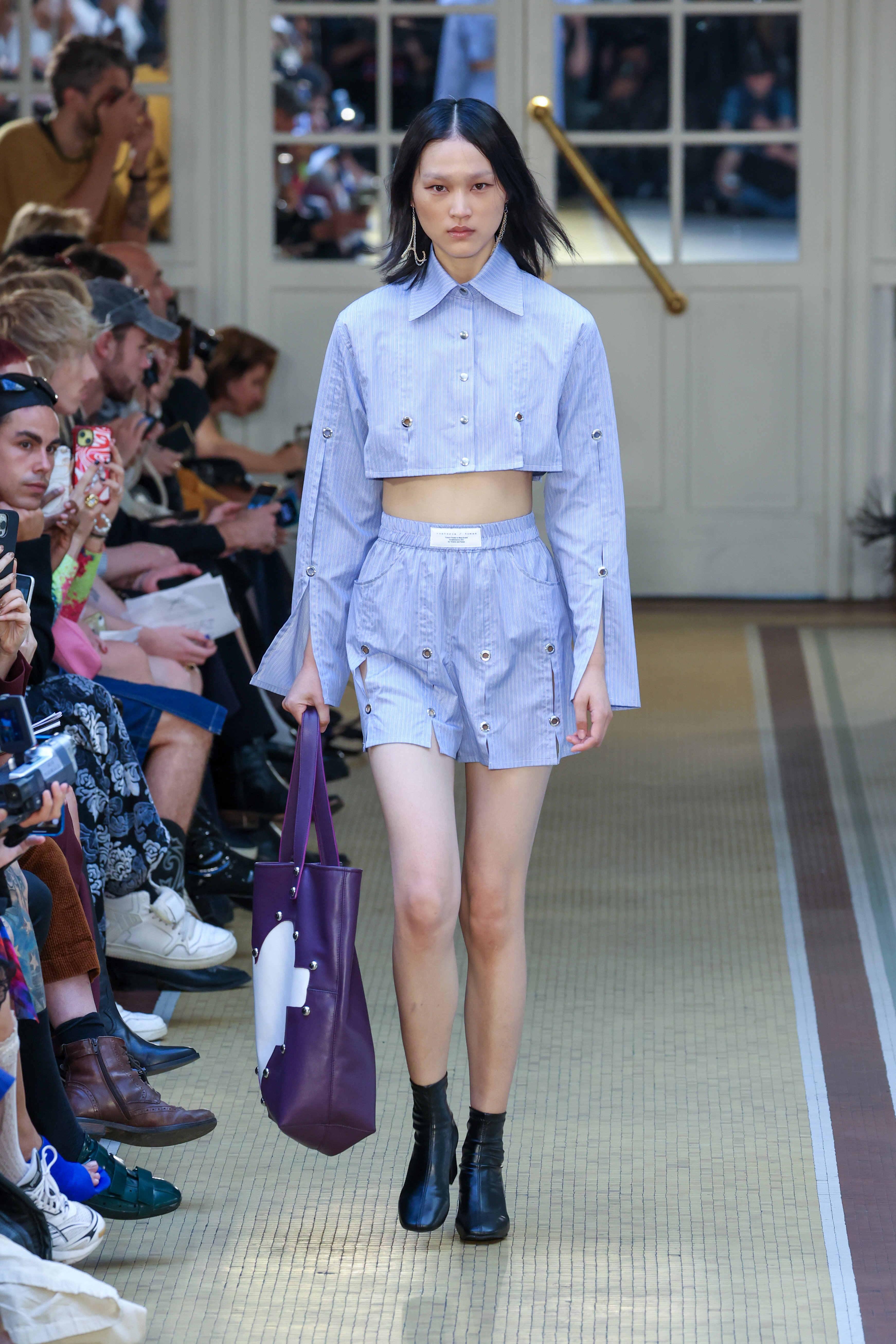 Desfile de primavera-verão 2024 da marca Victoria/Tomas na semana de moda de Paris